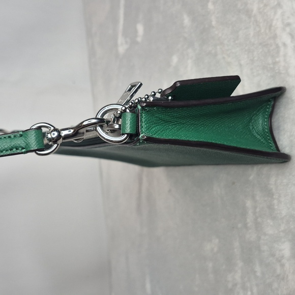 Coach "RARE" Charm Green Shoulder Bag CREED: 8236-CJ1797 - Picture 8 of 17